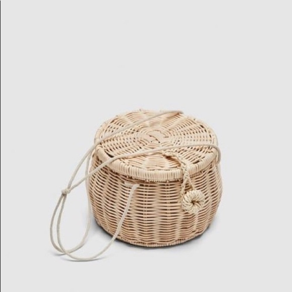 ZARA Raffia Basket - Picture 2 of 8